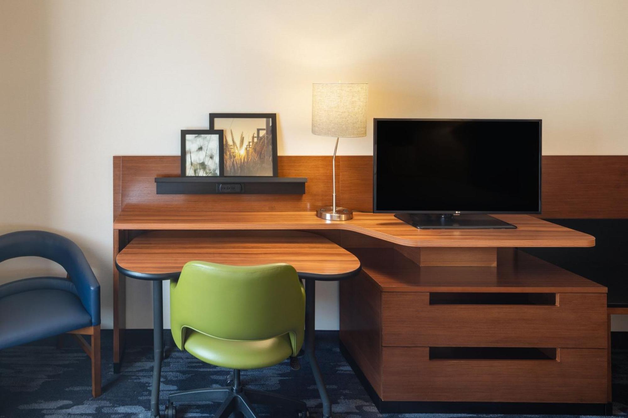 Fairfield Inn & Suites By Marriott צ'יליקות מראה חיצוני תמונה