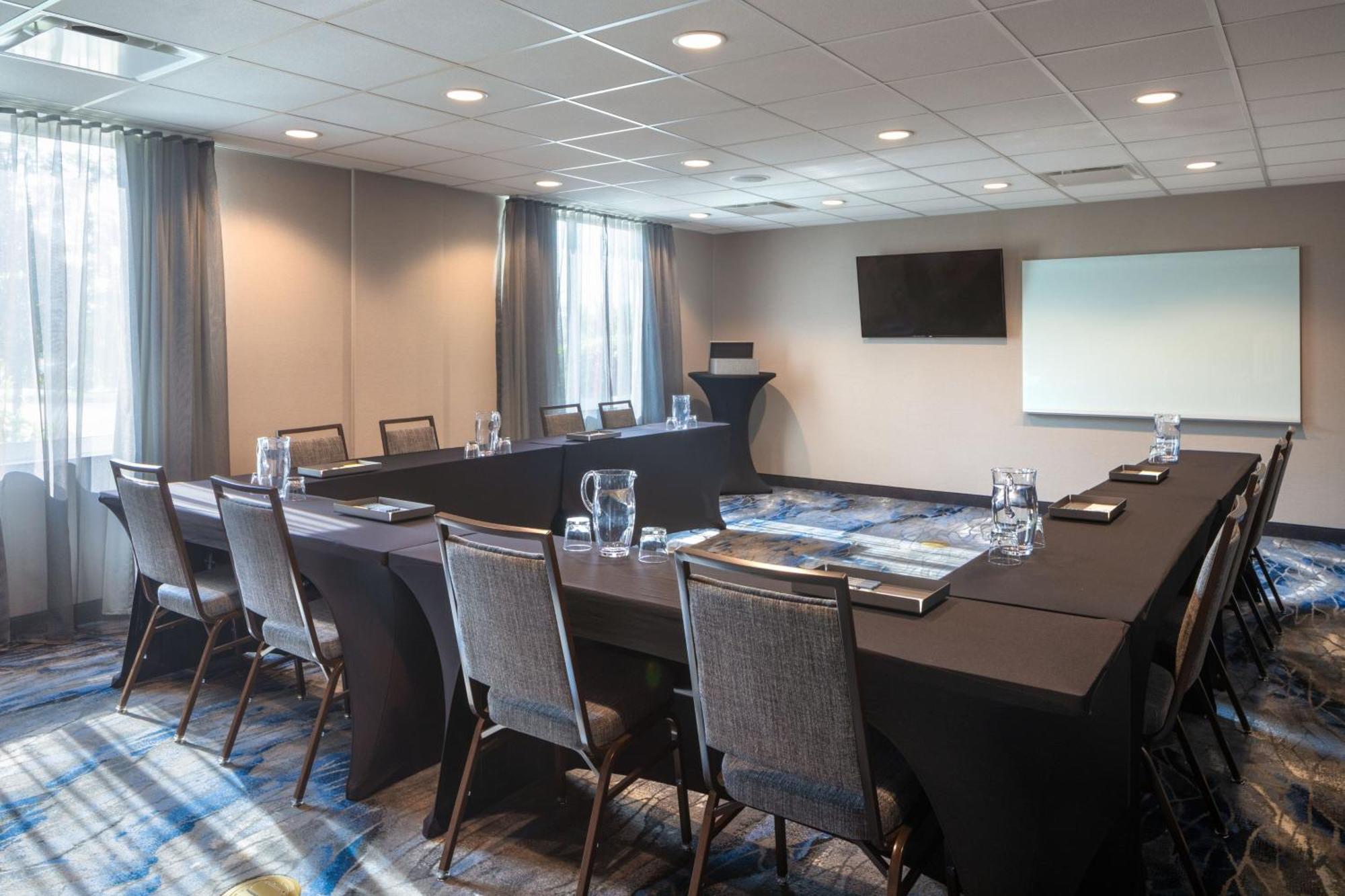 Fairfield Inn & Suites By Marriott צ'יליקות מראה חיצוני תמונה