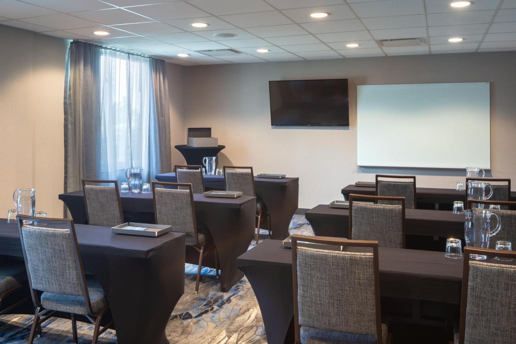 Fairfield Inn & Suites By Marriott צ'יליקות מראה חיצוני תמונה