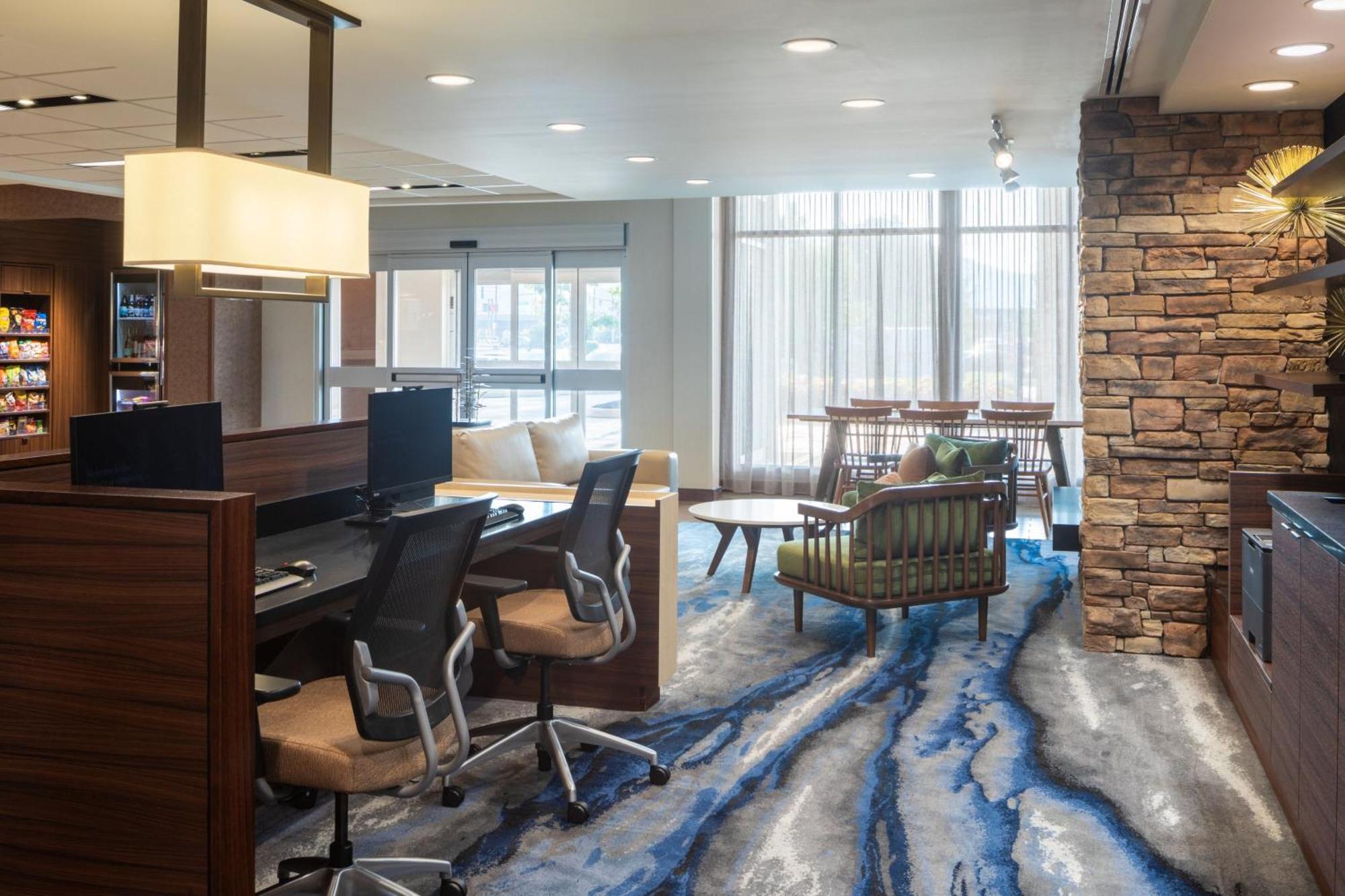 Fairfield Inn & Suites By Marriott צ'יליקות מראה חיצוני תמונה
