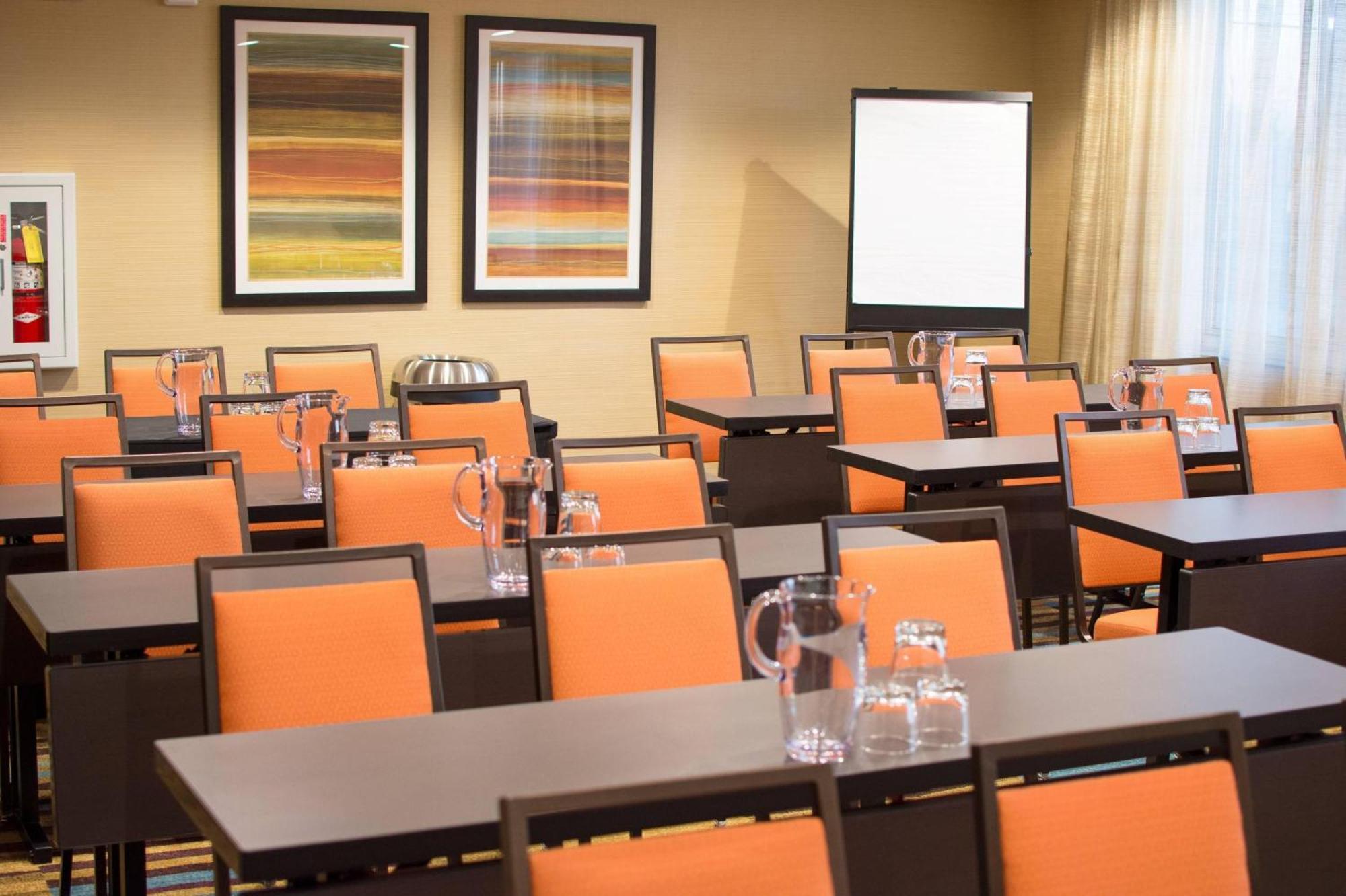 Fairfield Inn & Suites By Marriott צ'יליקות מראה חיצוני תמונה